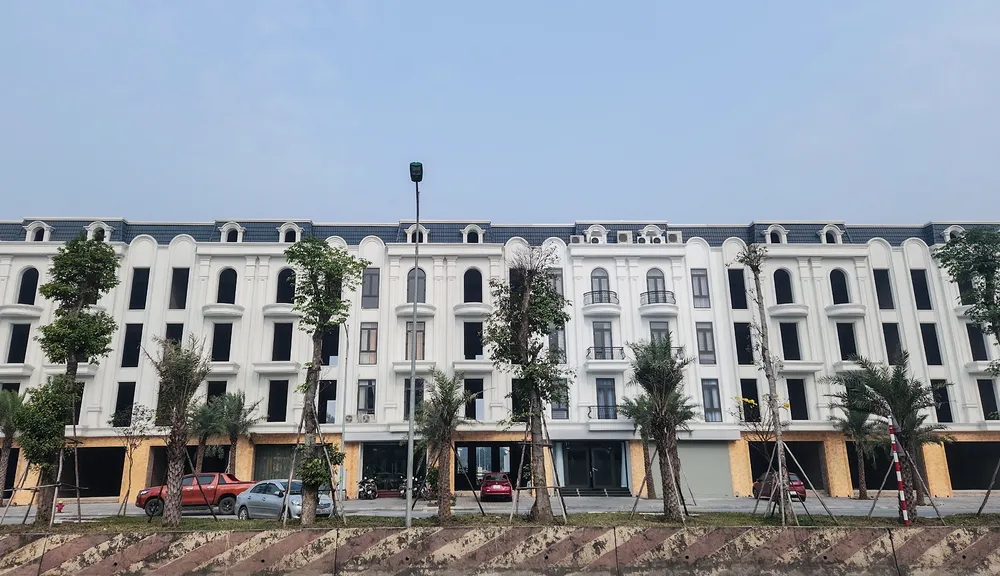 Được biết, cuối năm 2022, khu đô thị mới Tứ Trưng - Vĩnh Tường của Tập đoàn Phúc Sơn được điều chỉnh tăng chiều cao công trình hỗn hợp, điều chỉnh diện tích cây xanh và đất mặt nước. du-an-phuc-son (14).jpg