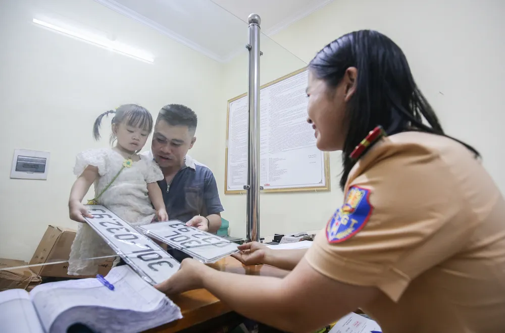 dang-ky-bien-so-xe (1).jpg