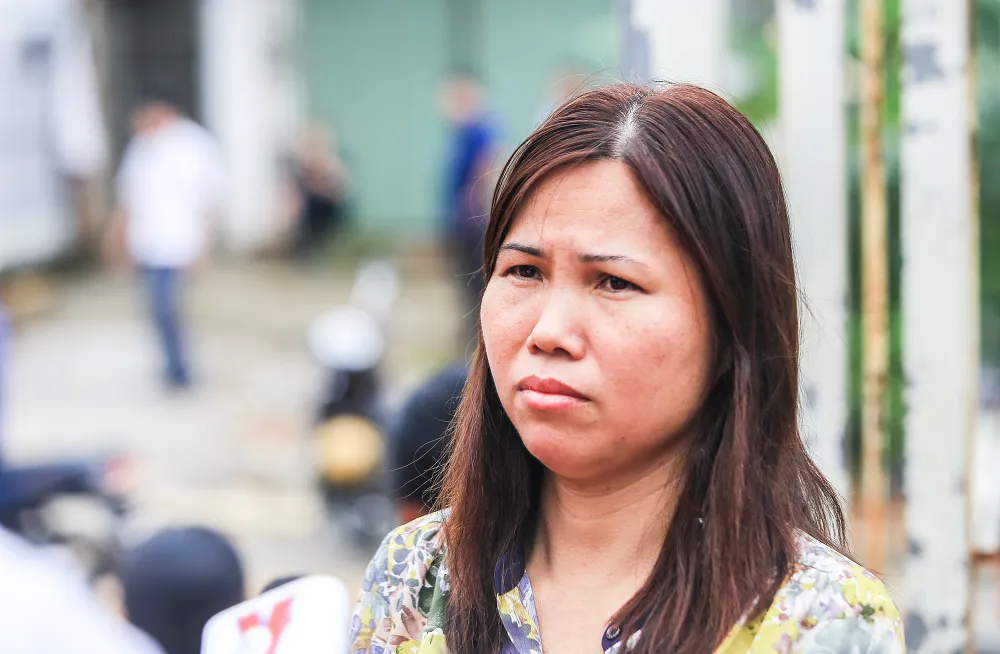 Bà Đoàn Thị Hương nhớ lại sự việc đau lòng tối qua. Ảnh PHI HÙNG IMG_7985.JPG