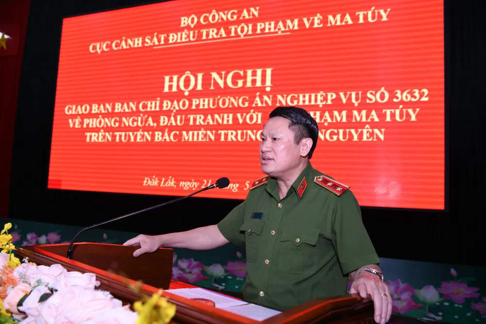 Trung tướng Nguyễn Văn Viện, Cục trưởng Cục Cảnh sát điều tra tội phạm về ma túy phát biểu tại hội nghị.Ảnh CA ma-tuy.JPG