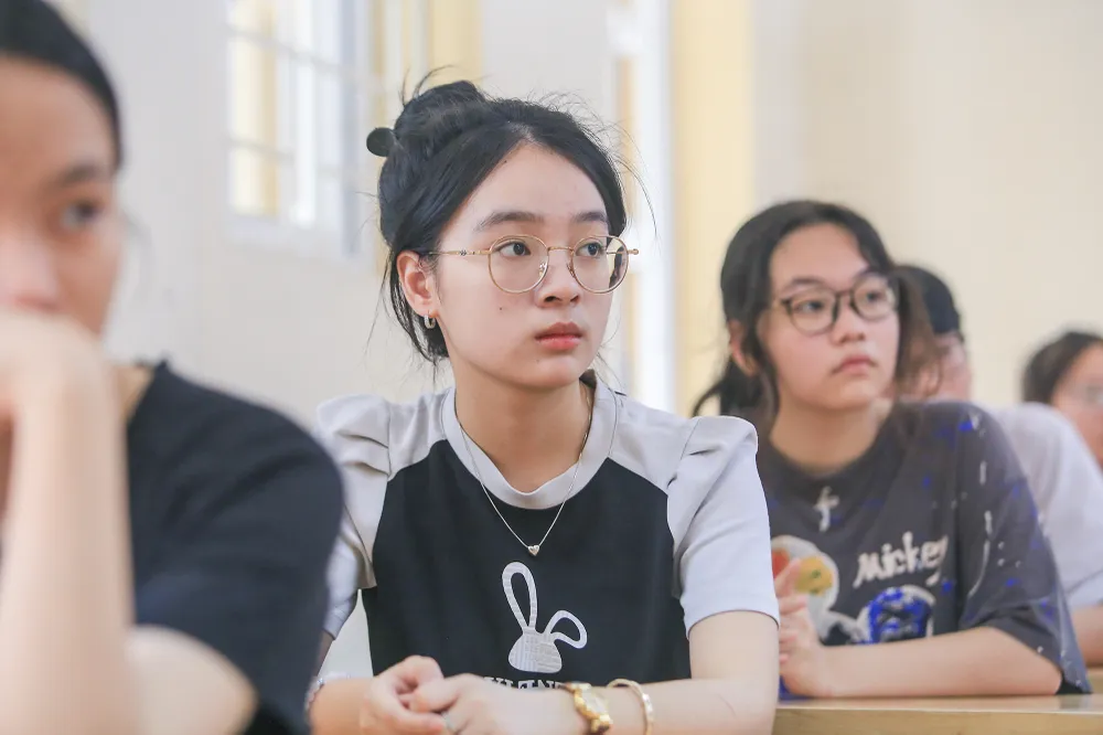 Hình ảnh thí sinh dự thi vào lớp 10 ở Hà Nội. Ảnh PHI HÙNG lo-de-thi.JPG