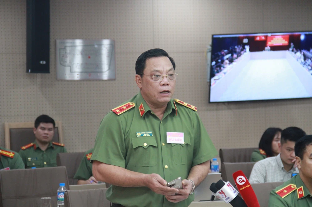 Trung tướng Nguyễn Hải Trung, Giám đốc Công an TP Hà Nội thông tin về việc rà soát xử lý các vi phạm phòng cháy, chữa cháy trên địa bàn. Ảnh PHI HÙNG vi-pham-phong-chay.jpg