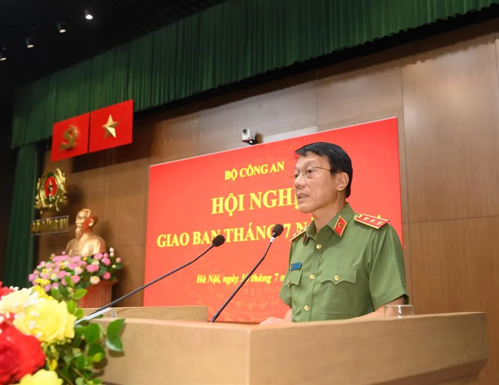 Bộ trưởng Lương Tam Quang chỉ đạo nhiệm vụ công tác trọng tâm tháng 8-2024 của lực lượng Công an nhân dân.Ảnh CA Bộ trưởng Lương Tam Quang chỉ đạo nhiệm vụ công tác trọng tâm tháng 8-2024 của lực lượng Công an nhân dân.Ảnh CA