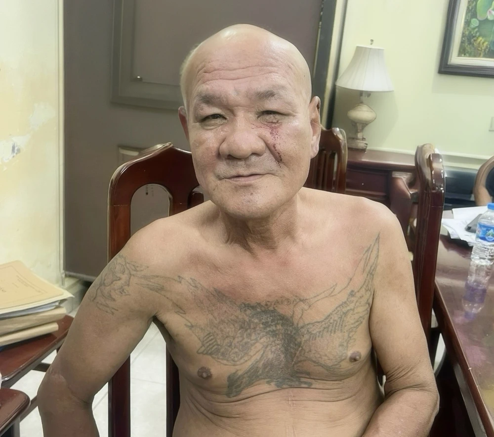 Nghi phạm chém gục người đàn ông trên phố. Ảnh CA Công an đã nhanh chóng bắt giữ nghi phạm chém gục người đàn ông trên phố Trần Quang Khải, Hà Nội.