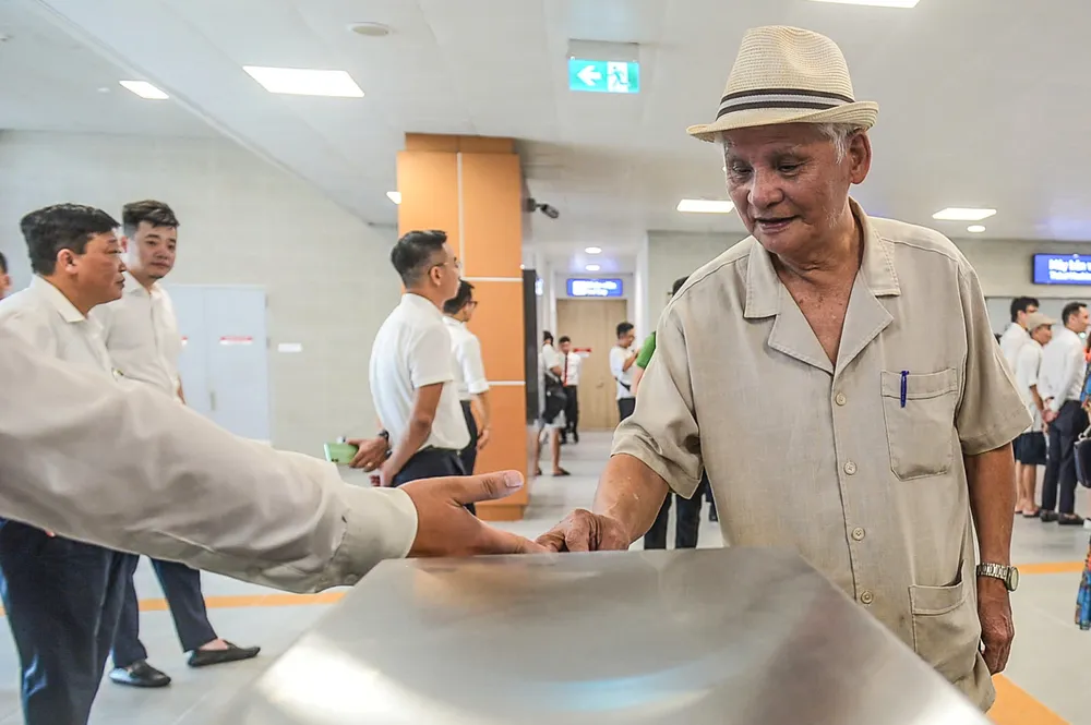 tau-duong-sat (1).jpg