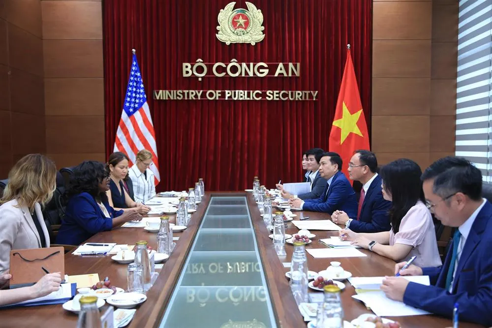 Toàn cảnh buổi làm việc. Ảnh CA Thúc đẩy hợp tác chuyên ngành lĩnh vực an ninh giữa Việt Nam – Hoa Kỳ