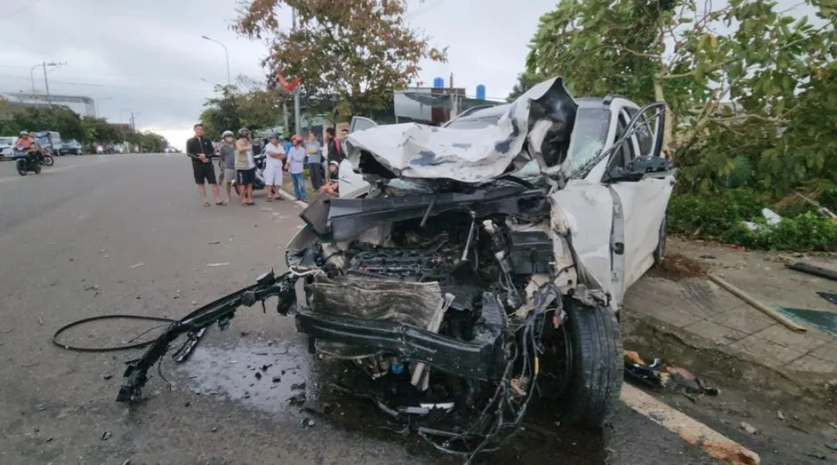 Hiện trường vụ tai nạn giao thông tại TP. Bảo Lộc, tỉnh Lâm Đồng khiến 2 người tử vong hôm 1-9. Ảnh CTV