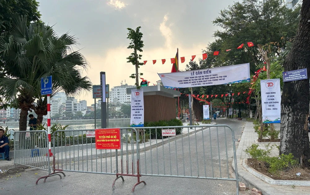 Phố đi bộ Ngọc Khánh