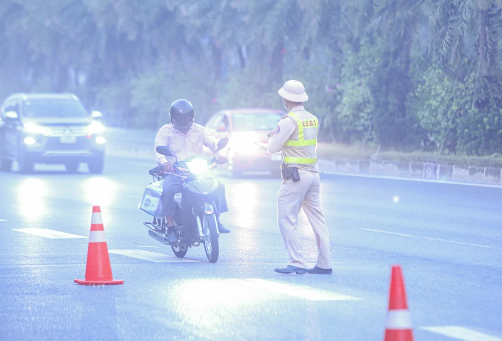 csgt-bat-xe-dap (2).jpg