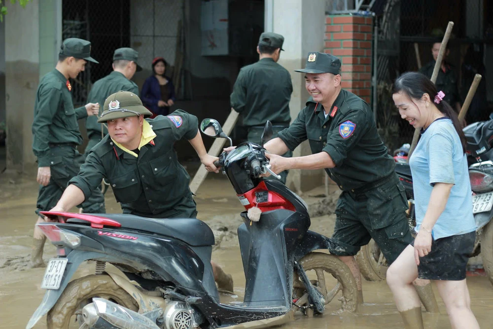 canh-sat-co-dong (16).jpg