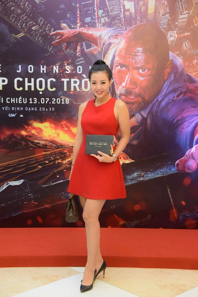 Hàng loạt hot girl dự buổi ra mắt phim Tòa tháp chọc trời ảnh 1