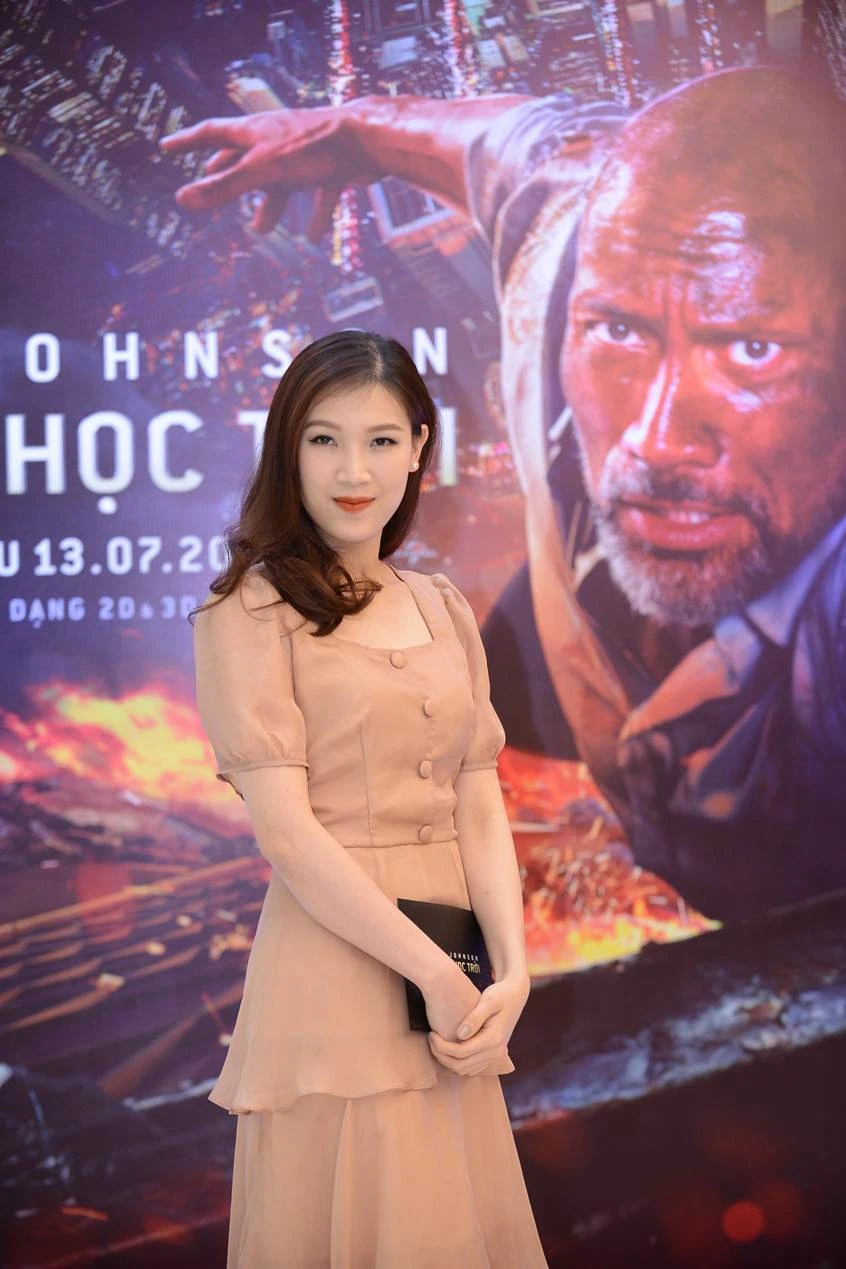 Hàng loạt hot girl dự buổi ra mắt phim Tòa tháp chọc trời ảnh 3