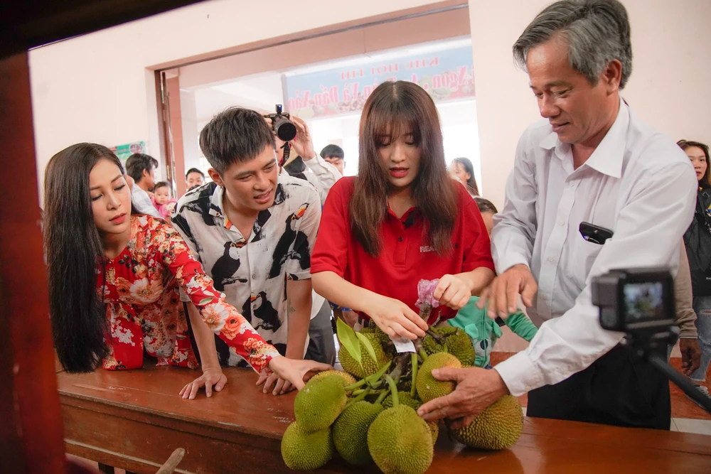 Gin Tuáº¥n Kiá»t báº¥t ngá» trÆ°á»c Äá» am hiá»u cá»§a Han Sara vá» áº©m thá»±c Viá»t Nam - áº¢nh 3.