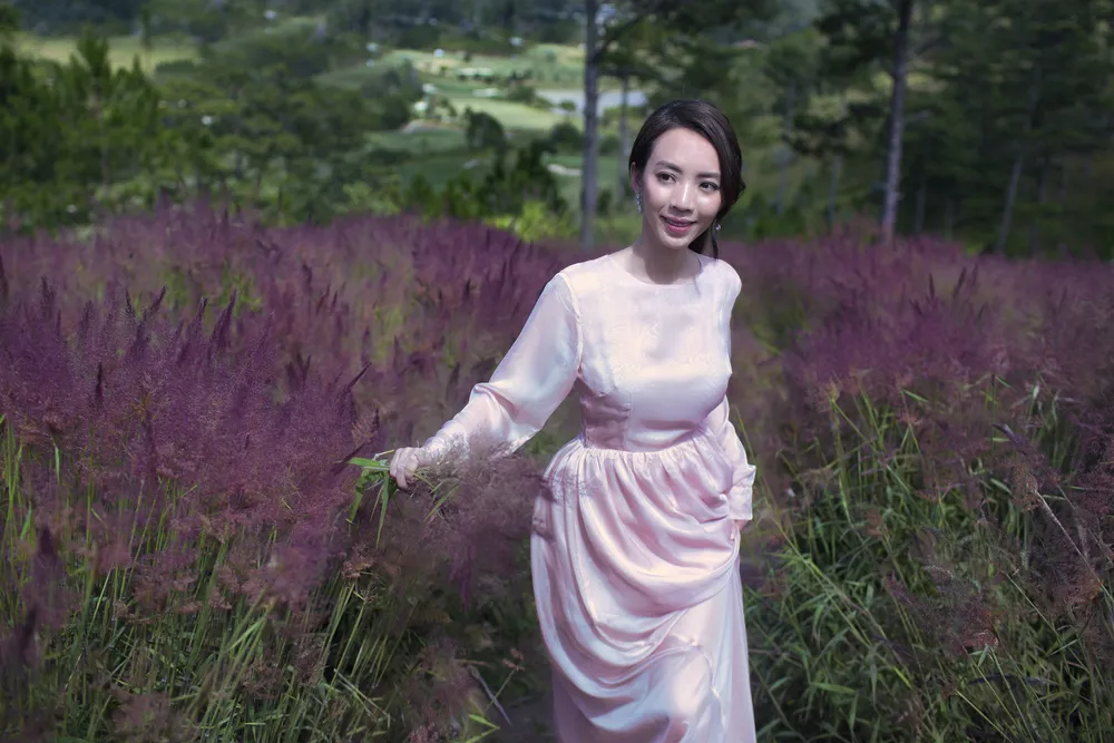 “Chị Mười Ba” Thu Trang du xuân Đà Lạt thả dáng giữa rừng hoa ảnh 1