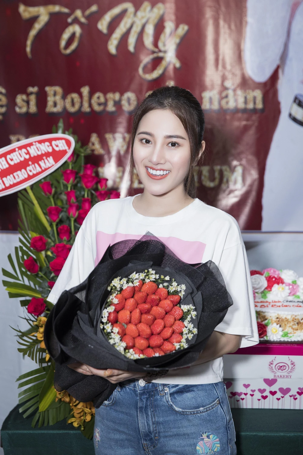 Tố My vừa nấu mì Quảng vừa hát bolero ảnh 3