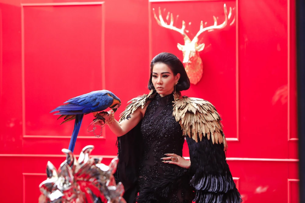 Nửa đêm Thu Minh tung tên bài hát gây sốc cư dân mạng ảnh 1