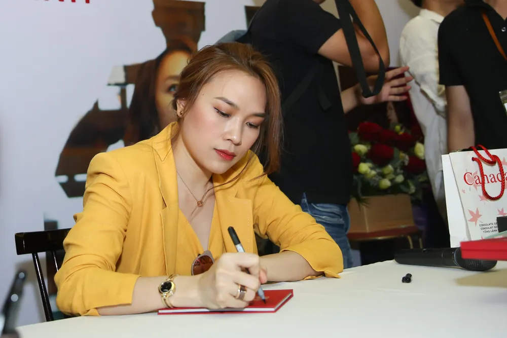 Mỹ Tâm bán sạch 5.000 album nhạc ‘Chị trợ lý của anh’ ảnh 4