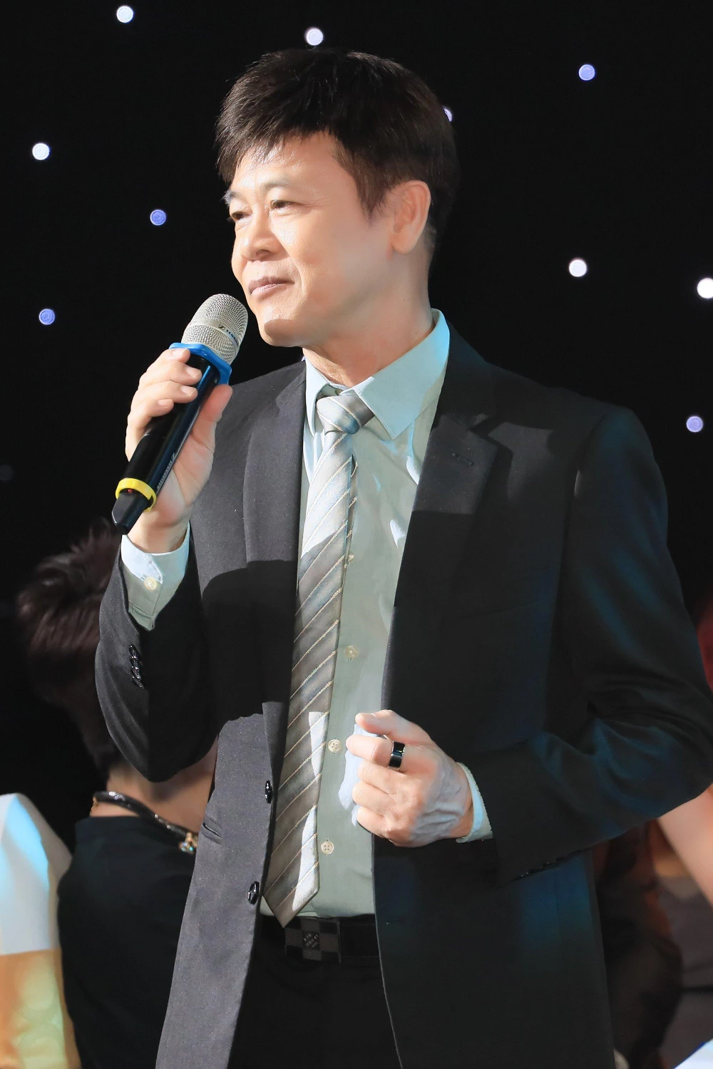 Danh ca Thái Châu cùng vợ tham dự sự kiện năng lượng xanh ảnh 3