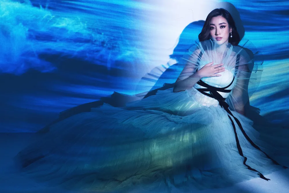 Tiểu Vy, Đỗ Mỹ Linh biến hóa trong bộ ảnh mới ảnh 7