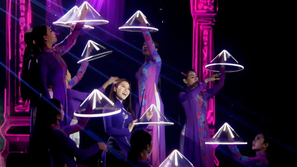 Quang Lê nhận xét 'độc' về bản 'Huế Thương' của Tố My ảnh 1