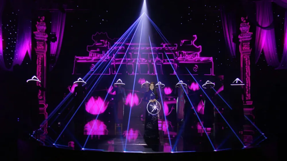 Quang Lê nhận xét 'độc' về bản 'Huế Thương' của Tố My ảnh 2