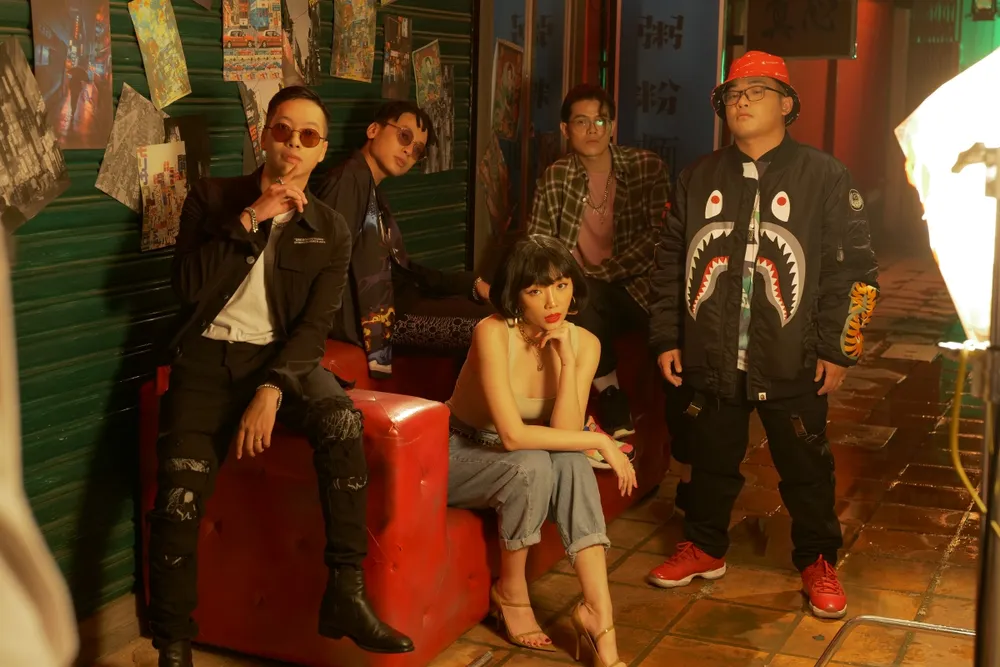 Sau tin đồn kết hôn, Tóc Tiên xuất hiện hình ảnh ngỡ ngàng ảnh 1 Sau tin đồn kết hôn, Tóc Tiên xuất hiện hình ảnh ngỡ ngàng ảnh 1