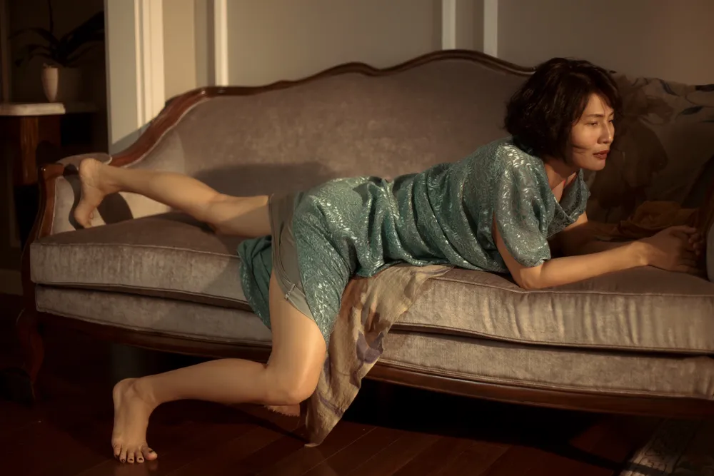 Một phụ nữ có thể làm gì từ 5 đến 7 giờ chiều? ảnh 2 Một phụ nữ có thể làm gì từ 5 đến 7 giờ chiều? ảnh 2