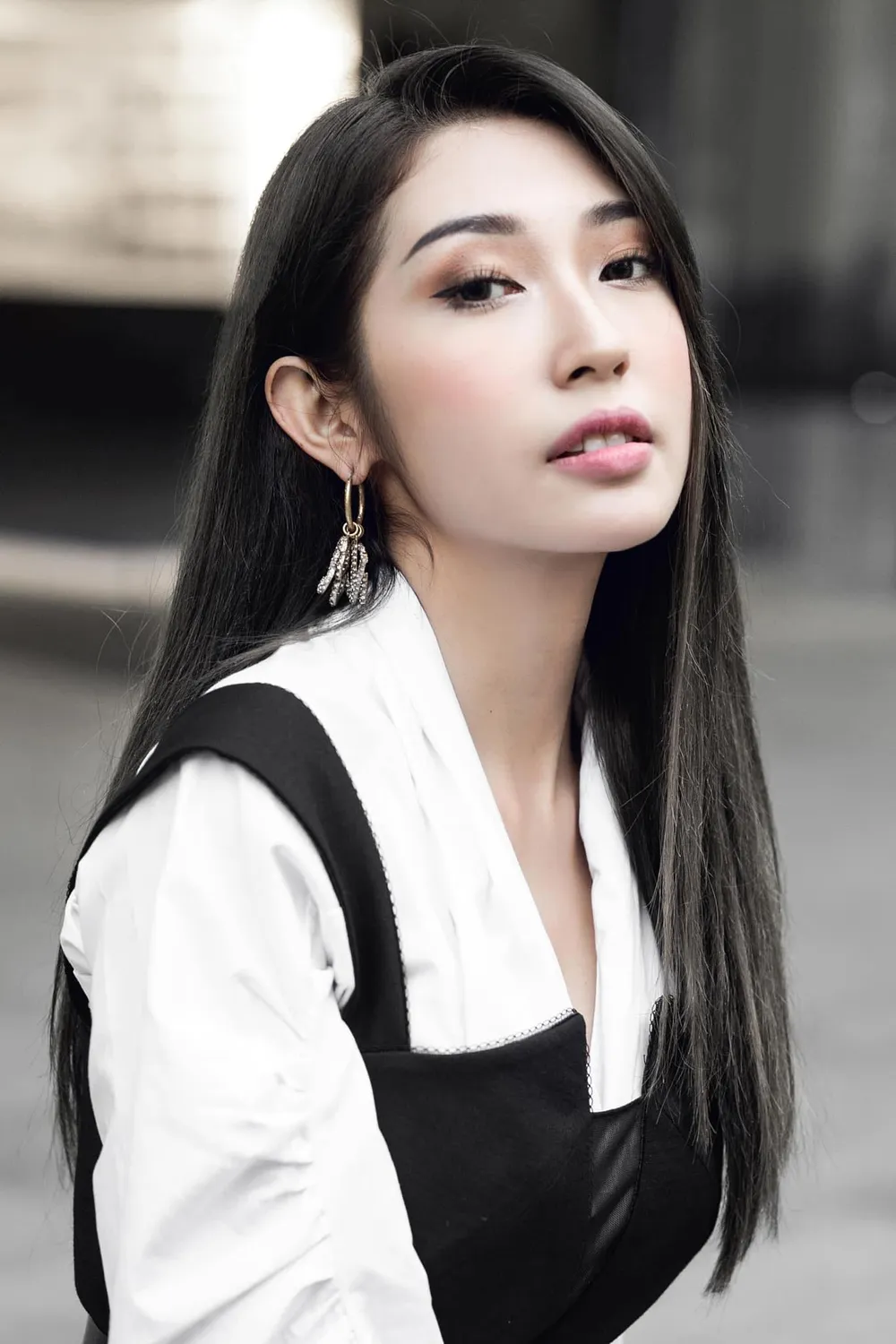 Khổng Tú Quỳnh: 'Tôi đang hát bằng nỗi buồn của mình' ảnh 3