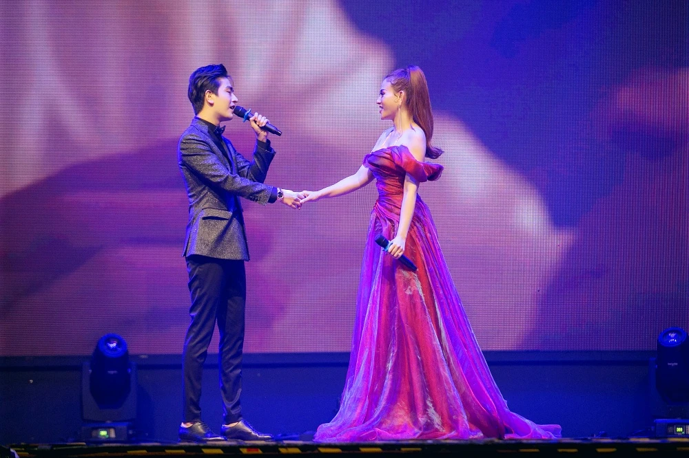 Vợ chồng Thu Thủy ngồi ghế nóng chấm thi nhan sắc ở Malaysia ảnh 1