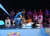 Nghệ sĩ Hoàng Sơn khó chịu với MC Dương Lâm vì ghế nóng ảnh 7 Dương Lâm trở thành lao công phim trường tại Lò võ tiếu lâm