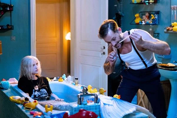 Đắm say ảo mộng chuyện tình của Nàng tiên cá ở Paris ảnh 4