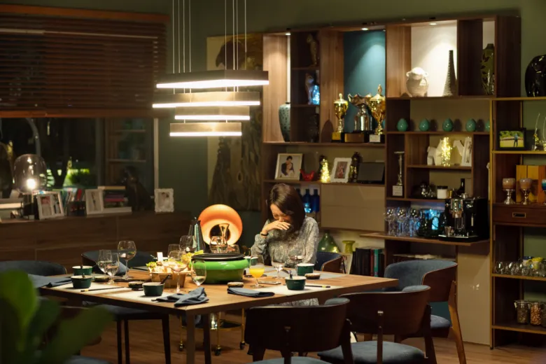 'Tiệc trăng máu' 6 ngày thu về hơn 45 tỷ đồng ảnh 2