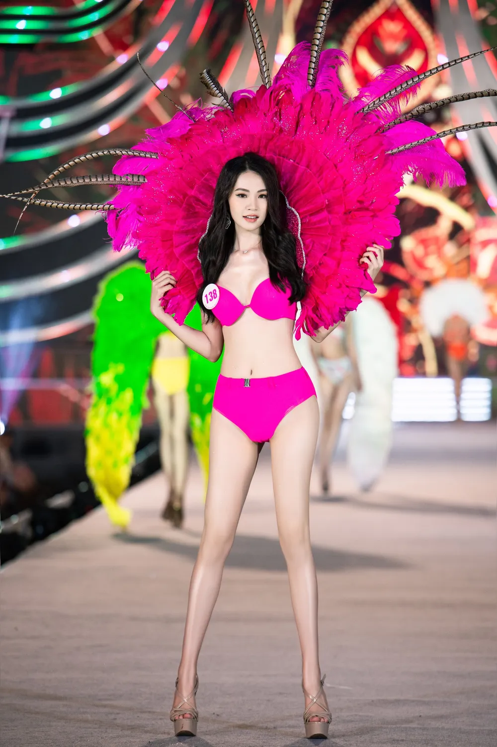 Ngắm người đẹp diện bikini Hoa hậu Việt Nam 2020 ảnh 24 Ngắm người đẹp diện bikini Hoa hậu Việt Nam 2020 ảnh 24