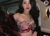 Chi Pu tham gia lễ hội âm nhạc tầm cỡ quốc tế ảnh 4 Chi Pu khoe dáng quyến rũ với eo con kiến