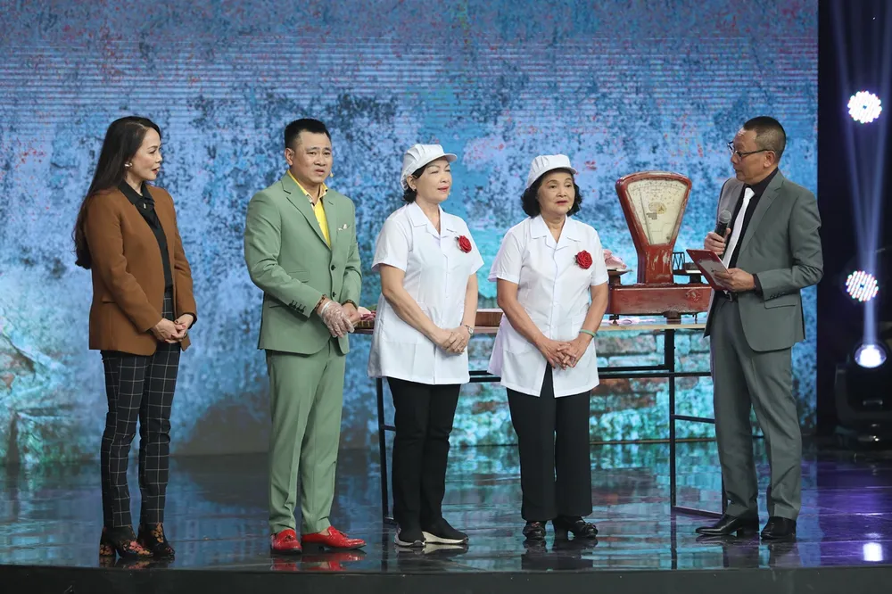 Xuân Hinh người gieo tiếng cười giấu nước mắt suốt nhiều năm ảnh 4 Xuân Hinh người gieo tiếng cười giấu nước mắt suốt nhiều năm ảnh 4