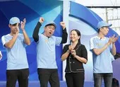 Việt Hương khóc khi cậu bé viêm tủy ôm người mẹ điên ảnh 8 Việt Hương tri ân cố nghệ sĩ Chí Tài đã nỗ lực hết mình