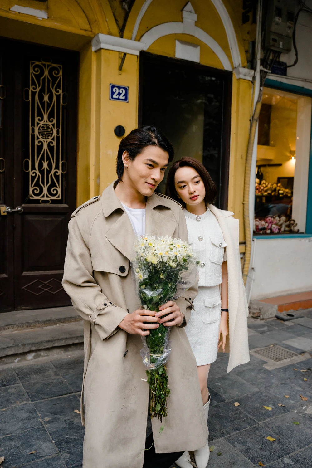 Kaity Nguyễn tận hưởng cái rét tại Hà Nội bên 2 'phi công' ảnh 4