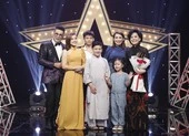 Đêm nhạc 'Chuyện ba người' Như Quỳnh - Mạnh Quỳnh - Phi Nhung ảnh 7 Phi Nhung bật khóc khi song ca cùng 'mẹ' Giao Linh