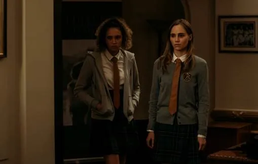 Suki Waterhouse tham gia phim kinh dị mới ảnh 4