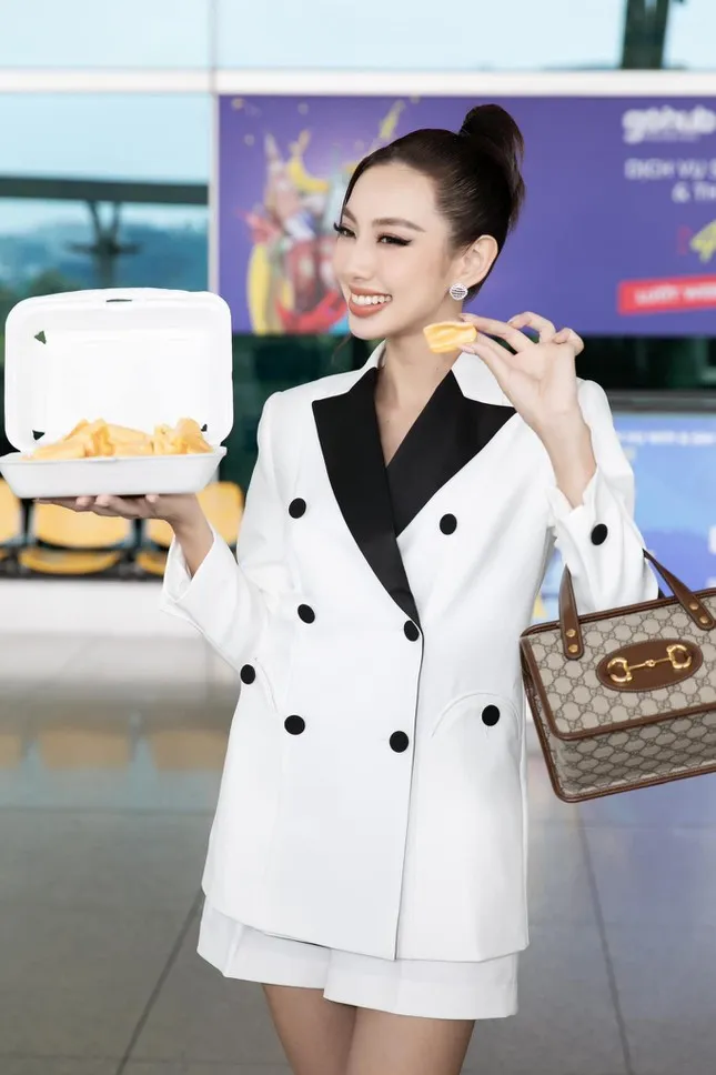 Hoa hậu Thùy Tiên mắc COVID-19 khiến người hâm mộ không khỏi lo lắng. ảnh 2