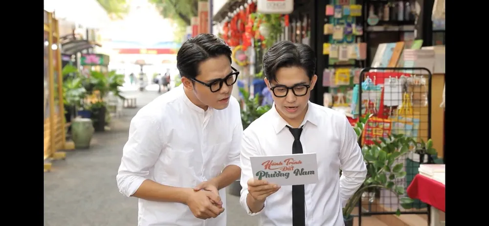 Theo chân Huỳnh Thanh Trực và MC Quốc Bảo khám phá Đường sách Nguyễn Văn Bình ảnh 2