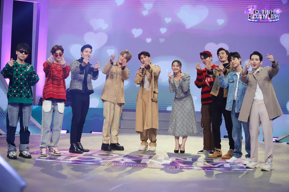 Các nhân vật tham gia chương trình. Ảnh: CTCC Các nhân vật tham gia chương trình. Ảnh: CTCC