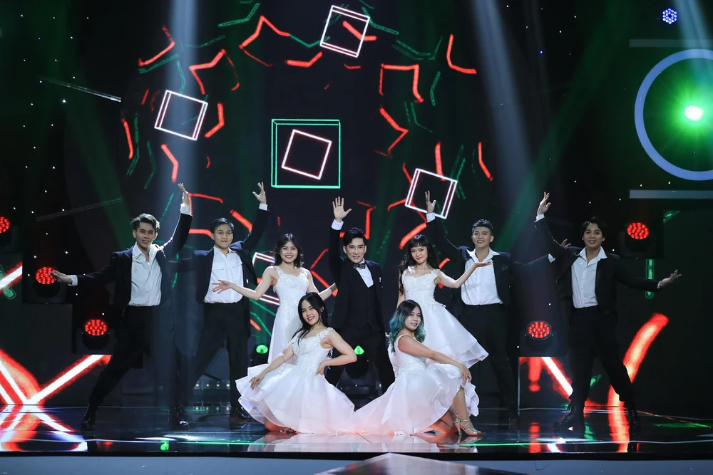 Giám khảo Quang Hà.