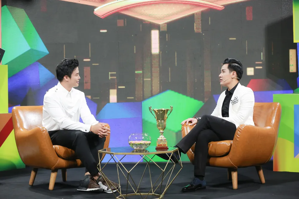 Võ Minh Lâm chia sẻ cùng MC Nguyên Khang. Võ Minh Lâm chia sẻ cùng MC Nguyên Khang.