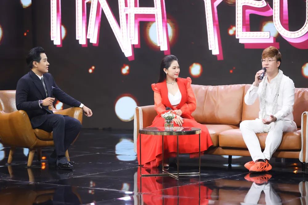 Sỹ Luân chia sẻ với chương trình những kỹ niệm. Sỹ Luân chia sẻ với chương trình những kỹ niệm.