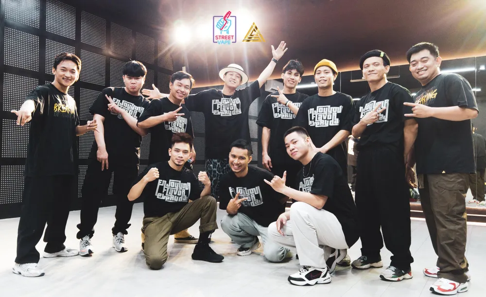 Các thành viên của nhóm Saigon Flavour. Các thành viên của nhóm Saigon Flavour.