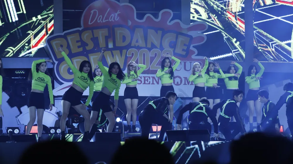 Các nhóm nhảy biểu diễn phần thi của mình. Ảnh: CTCC Các nhóm nhảy biểu diễn phần thi của mình. Ảnh: CTCC