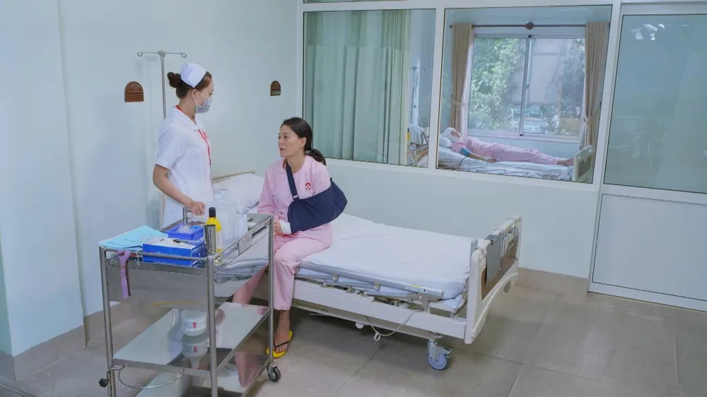 Bà Liên cảm thấy ăn năn hối lỗi vì đã đối xử khắc nghiệt con dâu.