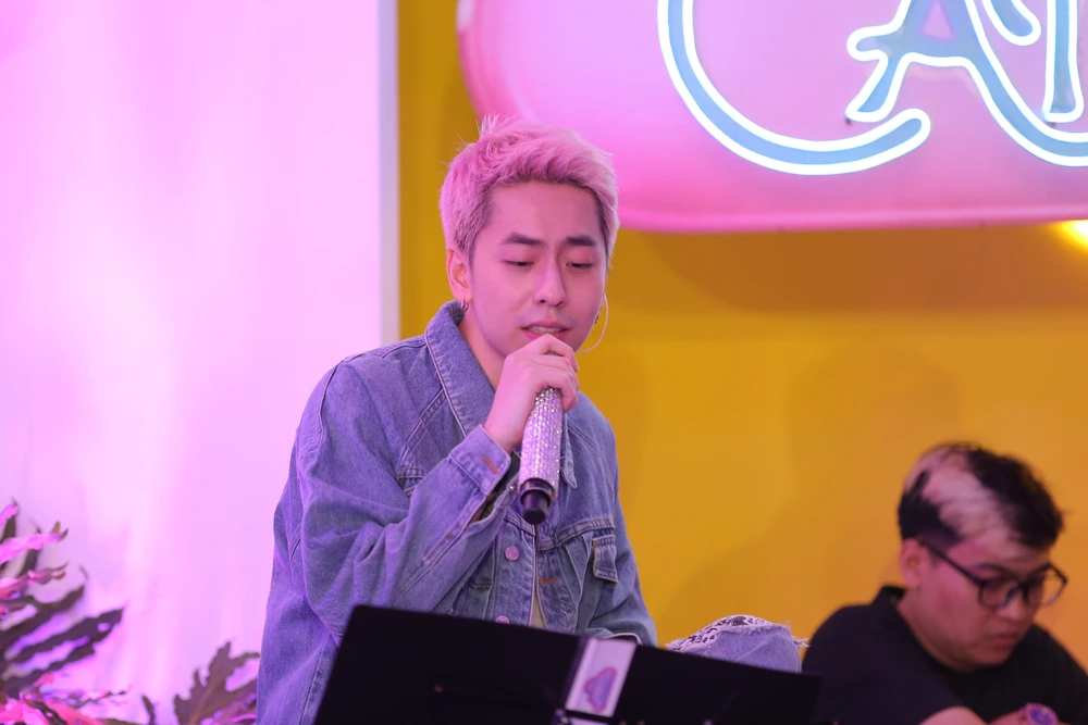 Osad với ca khúc Mong ước kỷ niệm xưa.