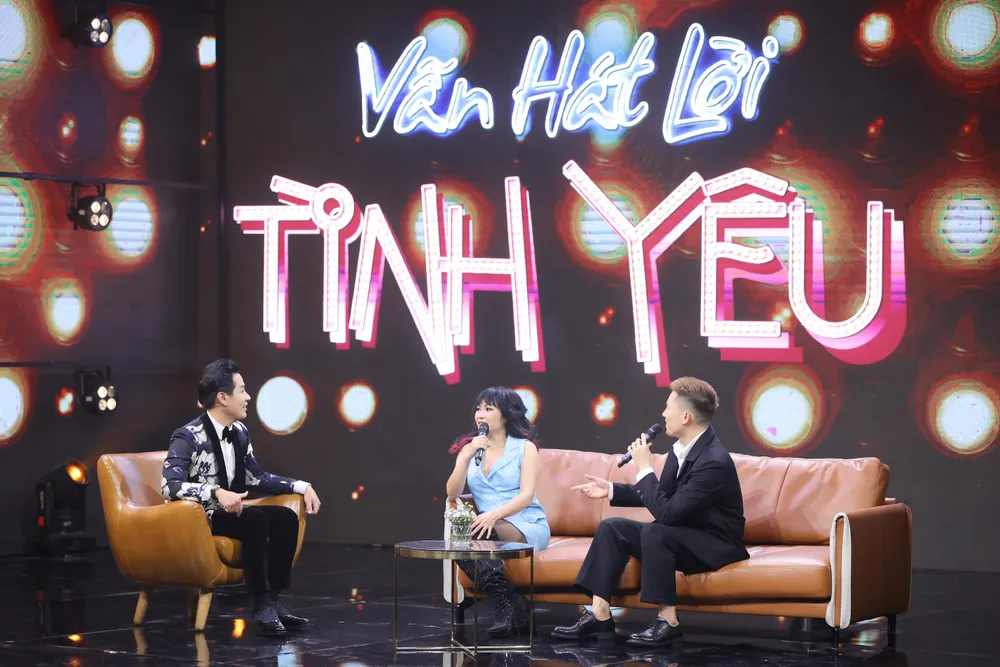 Anh Tú cùng Phương Thanh chia sẻ với chương trình.